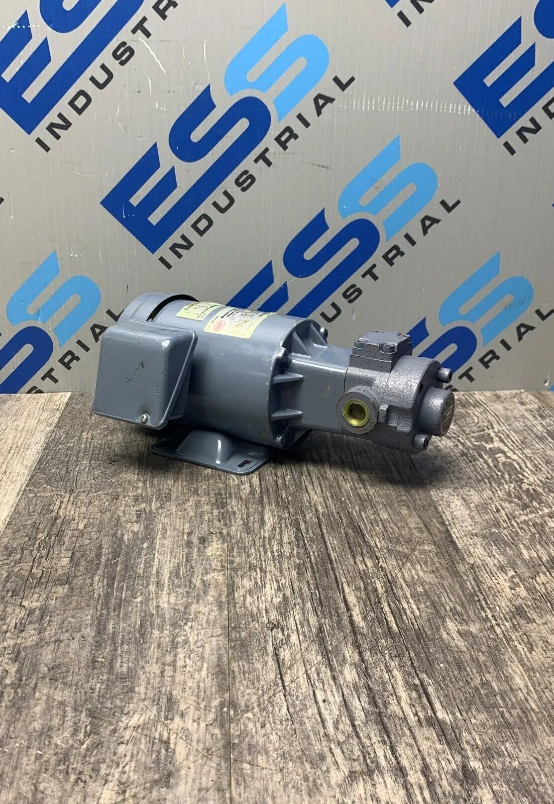 Pompe à Huile Nippon 2P400C-216EVS Avec Moteur FELQ-8T - Occasion (sale Mais Fonctionnelle)