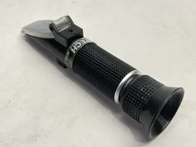 USED EXTECH PORTABLE SUCROSE 0-32% BRIX REFRACTOMETER