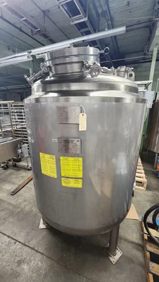 Tank Possessing Tank 1000 Lit. 316 S/S With CIP Spray Ball Bottom Mounted Mixer # 49886