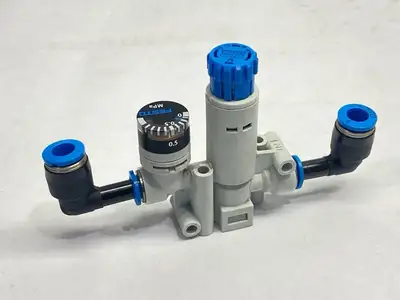 New | in-Stock Festo Pneumatic Pressure Regulator 8086004 Air Pressure Regulators Michigan US | Maverick Industrial Sales #1389513