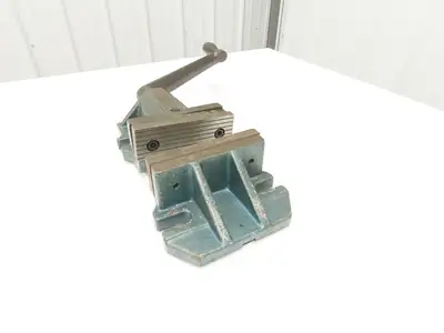 Bison 6522 Two Piece Machine Vise 6" Jaw Insert Width With Handle