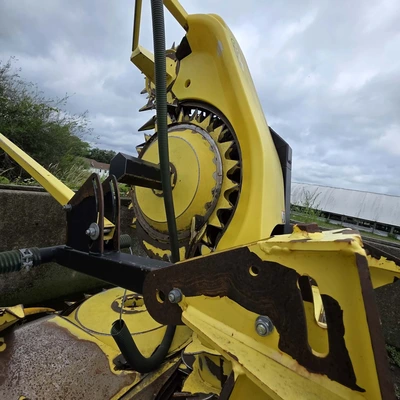JOHN DEERE 8800 chopper | Iron Listing (32)