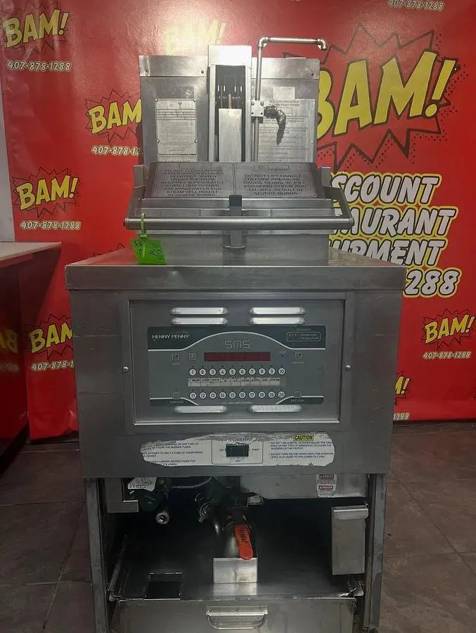 Henny Penny PFG690.09 26” 8-Head Natural Gas Pressure FryerHenny Penny PFG690.09 26” 8-Head Natural Gas Pressure Fryer