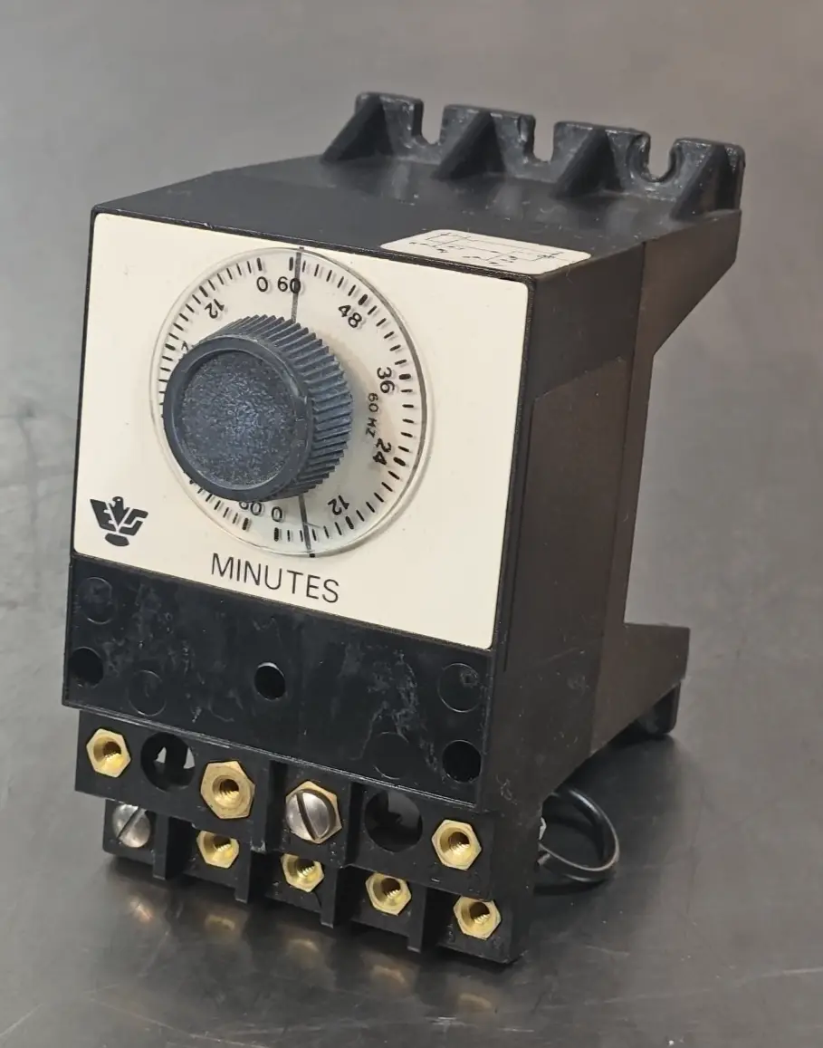 USED Eagle Signal EAGLE SIGNAL MOO4