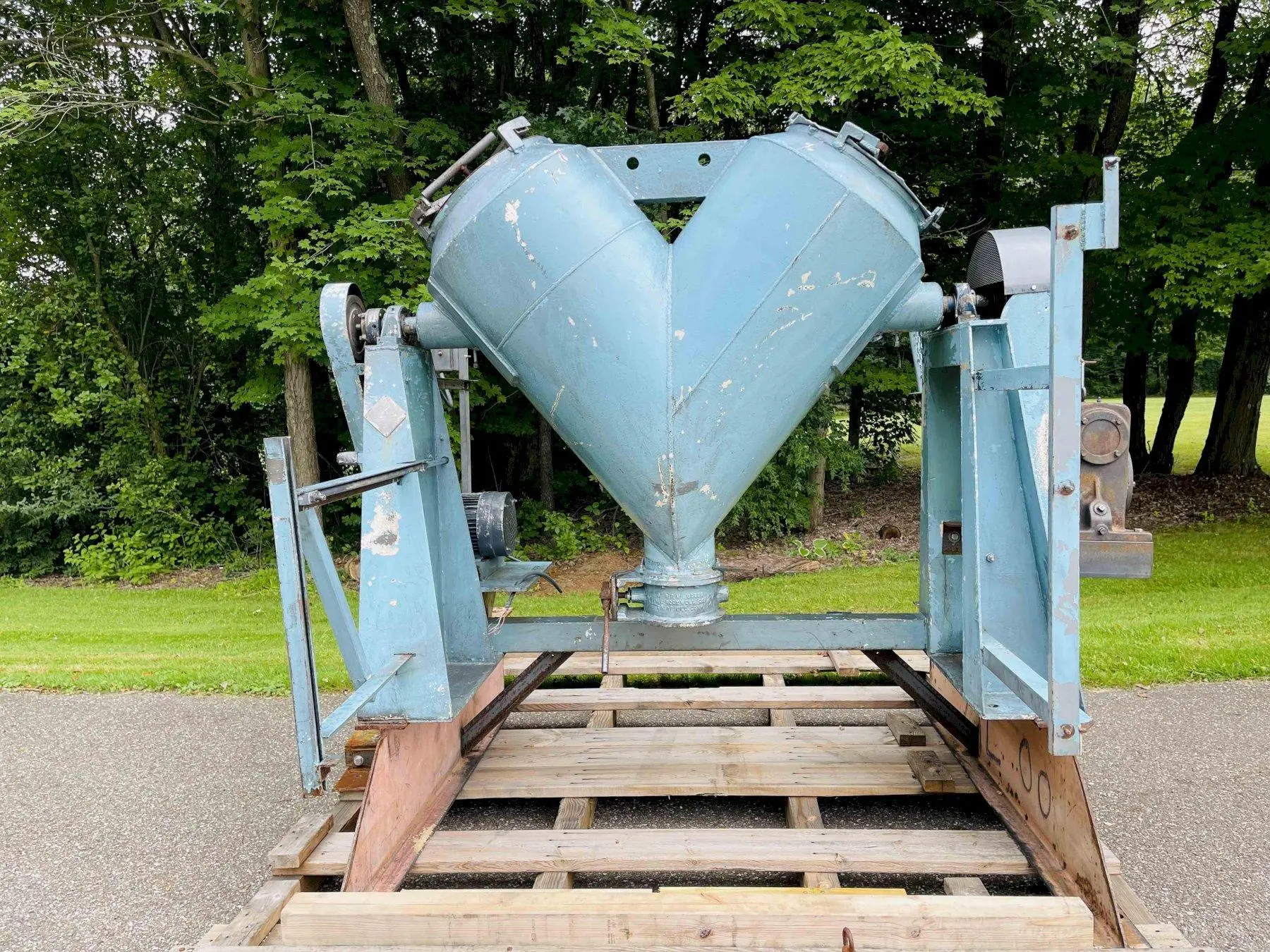 USED PATTERSON-KELLEY "V" BLENDER - TWIN SHELL DRY BLENDER