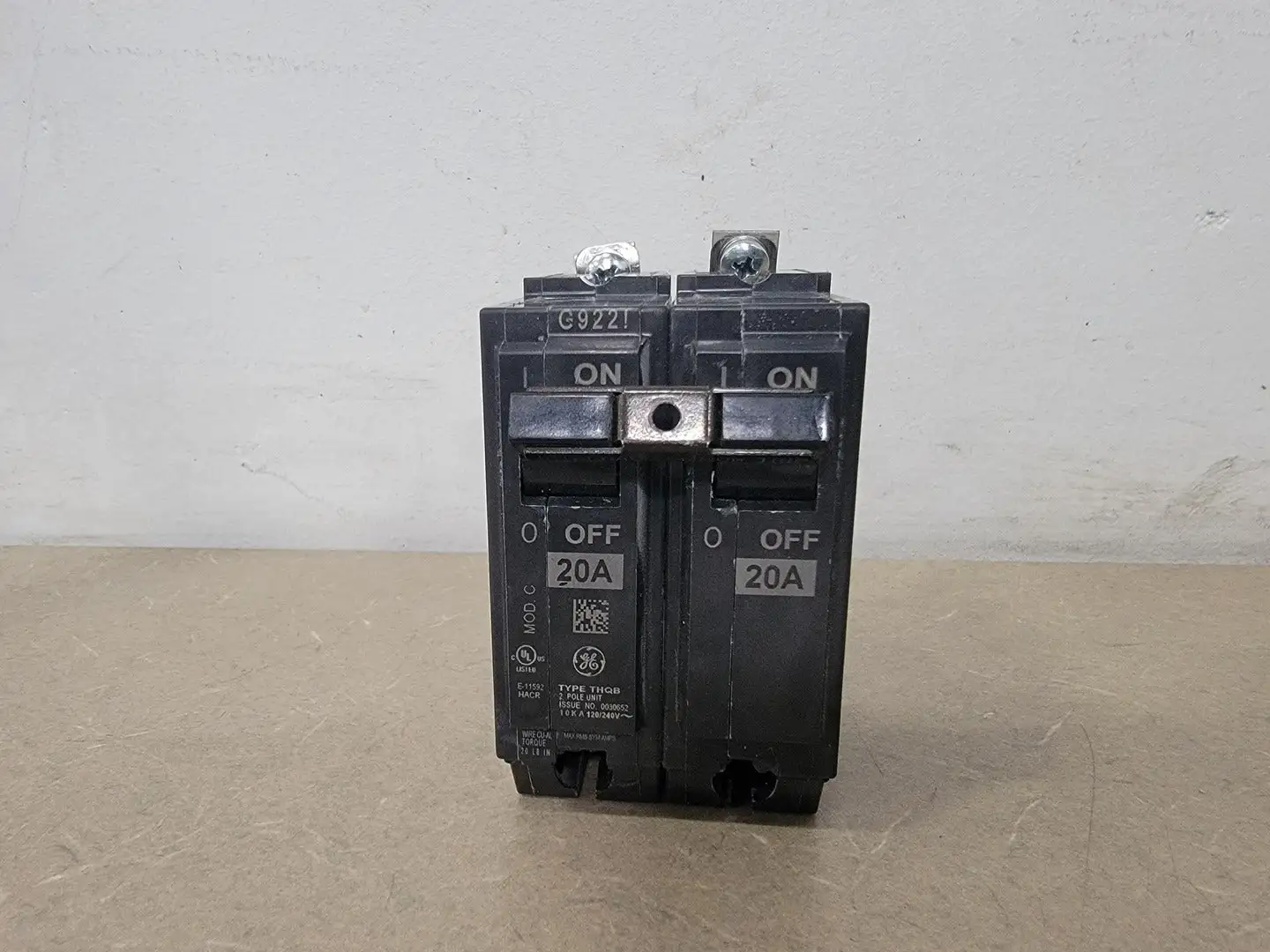 Used GENERAL ELECTRIC THQB220 Switchgears British Columbia CA | Lenmark #294485