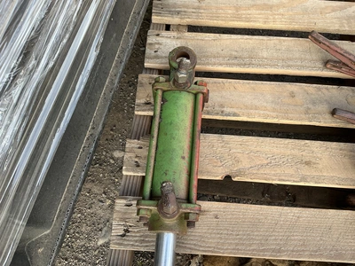 Used _UNKNOWN_ _UNKNOWN_ Hydraulic Cylinders Michigan US | Miedema Asset Management Group #1325553