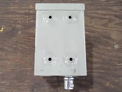 USED LEVITON N3303