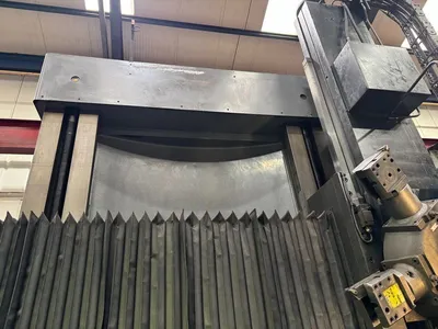 GIDDINGS & LEWIS 48VTC CNC Machines | Bowland Trading Ltd (10)