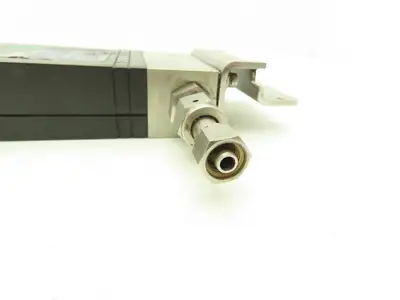 Aera FC-7700C Mass Flow Controller 20 SCCM Stainless Steel Gas FC7700C