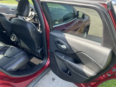 USED 2016 JEEP CHEROKEE