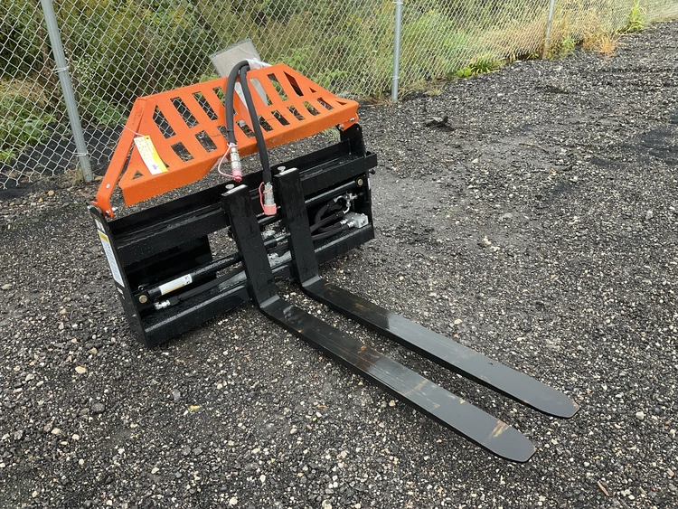 Used WOLVERINE PFA-11-3300G SKID STEER PALLET FORK HYDRAULIC ADJUSTABLE Pallet Forks Michigan US | Miedema Asset Management Group #1457303