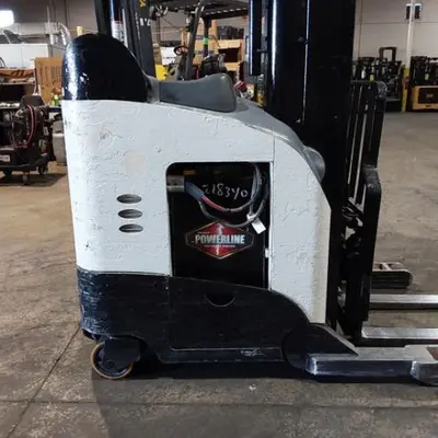 USED 2016 CROWN RR5725-45