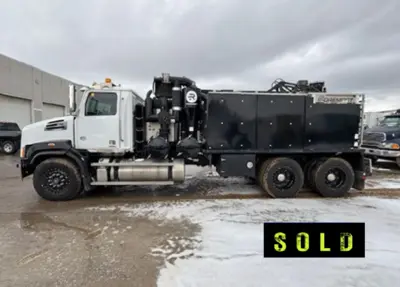 2020 RIVAL T-7 Hydro Vac | Title Equipment & Recreation Inc. (1)