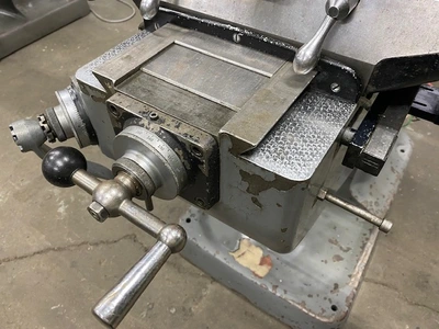 USED BRIDGEPORT SERIES I VERTICAL KNEE MILL