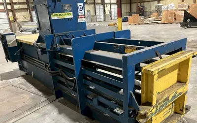 30" X 36" X 72" BALEMASTER CLOSED DOOR HORIZONTAL HYDRAULIC BALER: YOBRO #24585