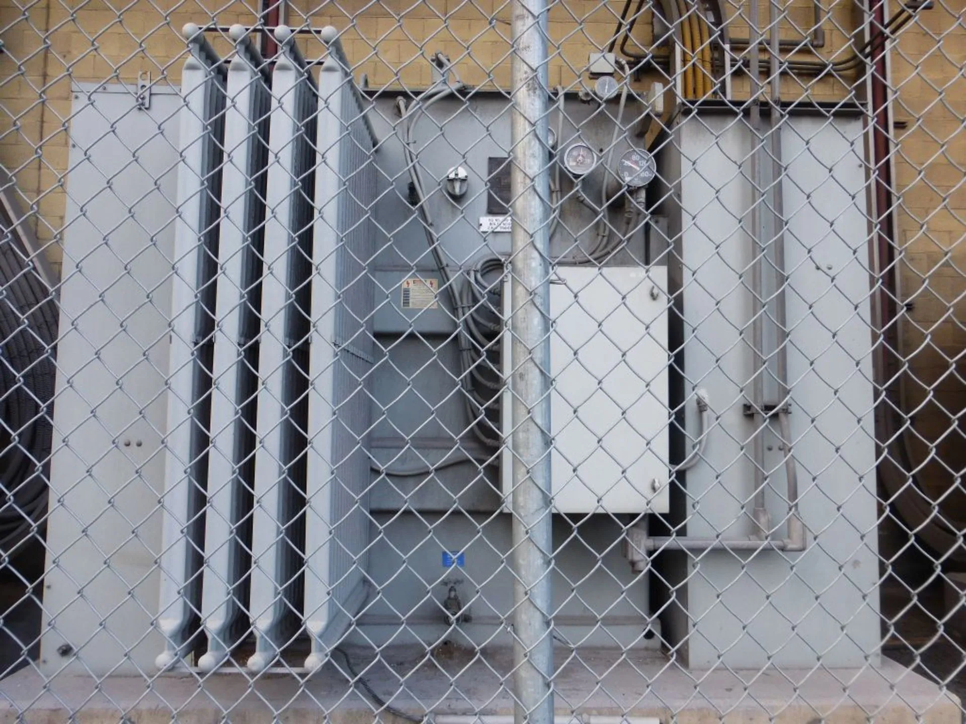 5000 KVA Siemens Silicone Transformer, 13.8KV Pr, 2400Y/1386V Se