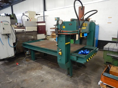 USED FUG MOBILE STRAIGHTENING PRESS 50 TON