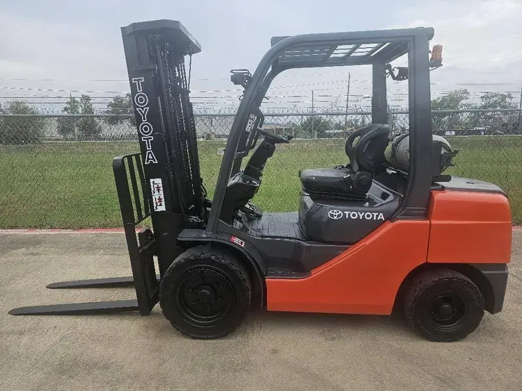 Used 2014 TOYOTA 8FGU32 Misc Forklifts Illinois US | Somerset Equipment Sales #1543017