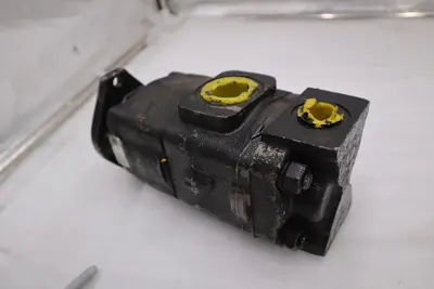 3269121137 Parker Commercial Intertech Gear Pump STOCK H1832