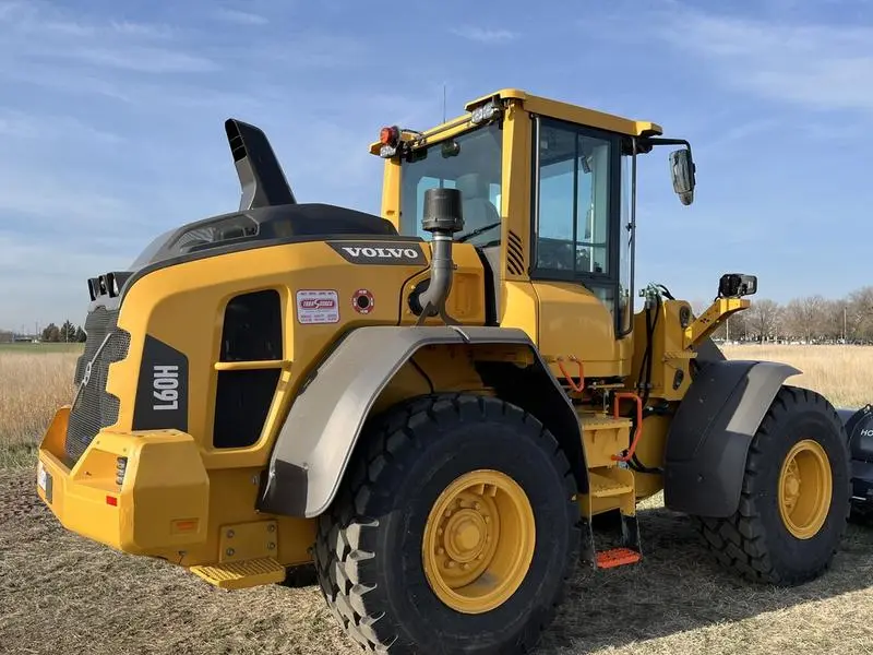 USED 2023 Volvo L60H