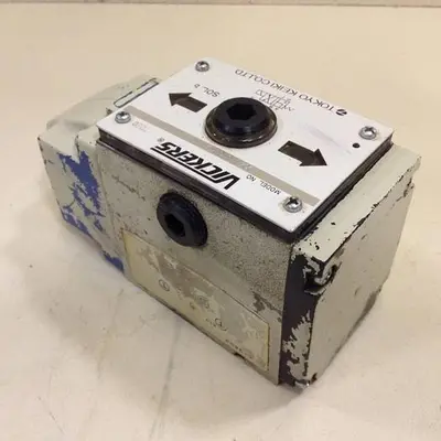 USED VICKERS DG4S56BWT11