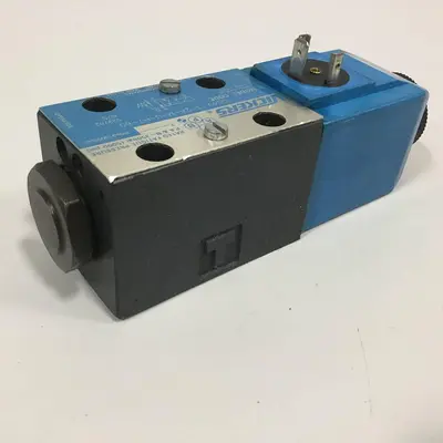 USED VICKERS DG4V-3-2A-M-U-H7-60