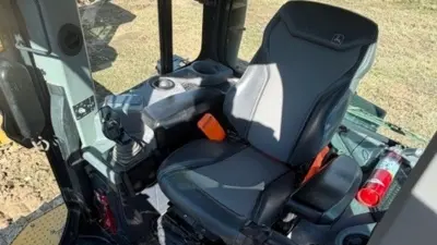 USED 2023 Deere 750L LGP