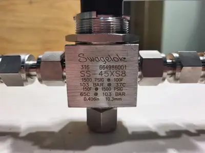USED SWAGELOK SS-45XS8