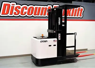 USED 2005 CROWN SP3420-30
