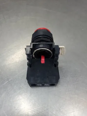Cutler-Hammer E22B1 Ser A1 Contact Block Selector Switch, Red. 4D-3