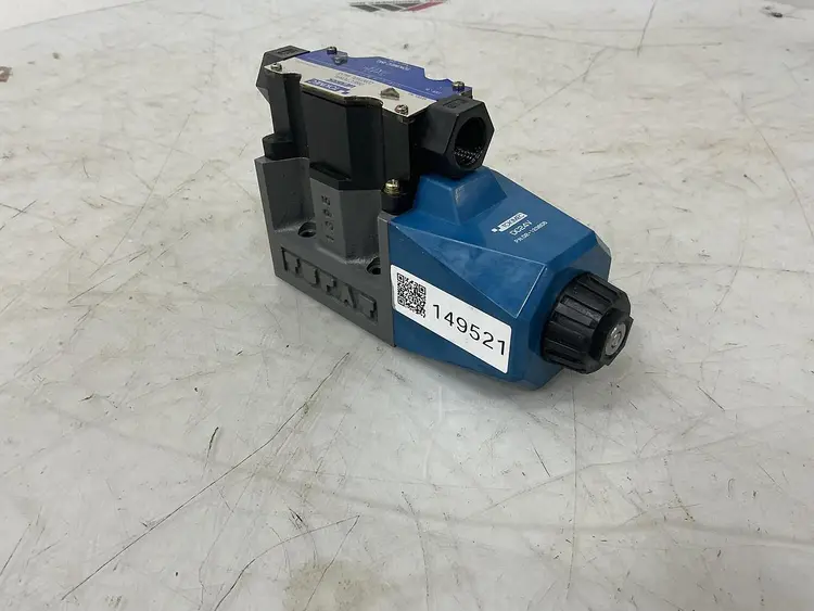 Used VICKERS DG4V-5-2A-M-P7L-H-7-40-151 Valves/Fittings Michigan US | Ideal Machinery #691157