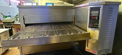 USED ZESTO CONVERYOR OVEN