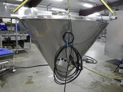 SS Insulated Liquid Scaling Hopper