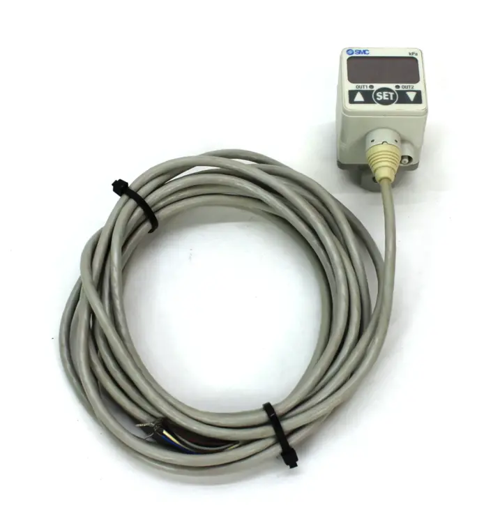 Used SMC ZSE40-M5-62L Industrial Controls | Industrial Parts R Us Inc. #366762
