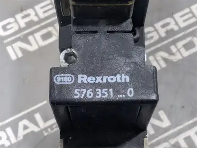 Rexroth 576351...0 Directional Solenoid Valve Assembly CD26-PL 5763510820 Used