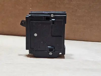 USED SCHNEIDER ELECTRIC CHOM120
