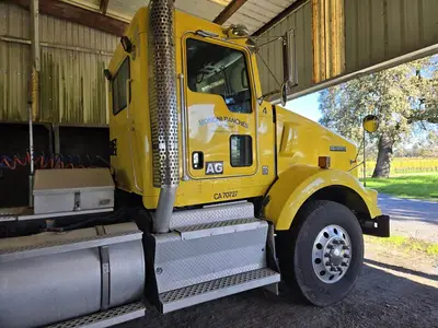 USED 2014 KENWORTH T800