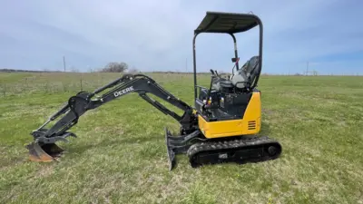 USED 2019 Deere 17G