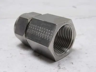 Parker 16FSC12N-316 A-LOK 3/4" Tube To 3/4" NPT Female Connector