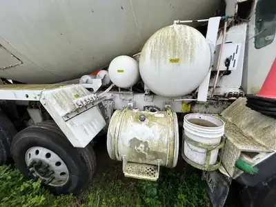 Used 2019 INDIANA PHOENIX CONCRETE MIXER Concrete Mixer Trucks Florida US | Big D Heavy Equipment #1556970
