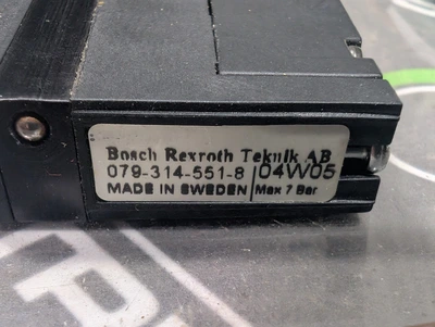 Bosch Rexroth 079-314-551-8 Mini Solenoid Valve 049 387 070 7 24VDC Used