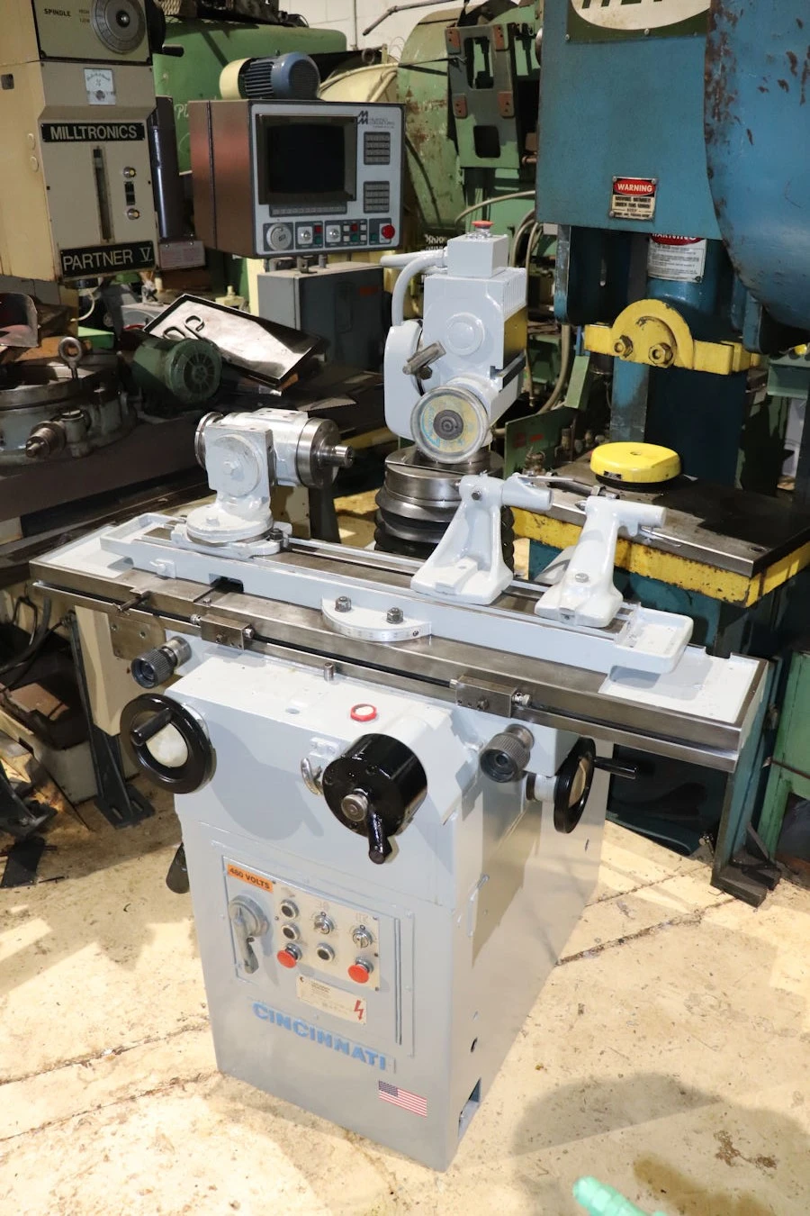 Cincinnati Milacron TM Tool & Cutter Grinder
