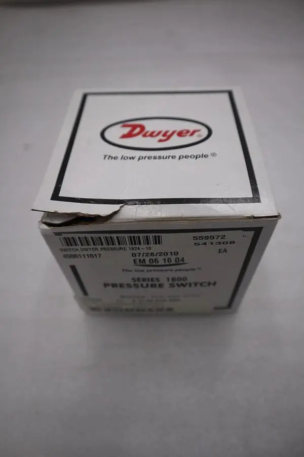 Dwyer Pressure Switch 1824-10 10 Psi Surge Pressure 25 NEW IN BOX STOCK G397A