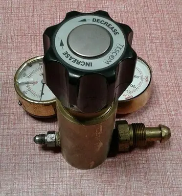 Tescom 4-Way Regulator 44-1111-24