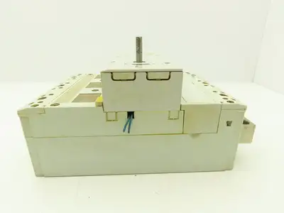Moeller P10-630 Circuit Breaker 800A 690VAC 3 Pole W/Disconnect Mechanism DNZM10