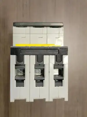 USED SIEMENS 5SY6350-7