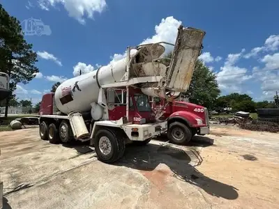 Used 2017 OSHKOSH S2346 Cement Mixers Florida US | Big D Heavy Equipment #1557020