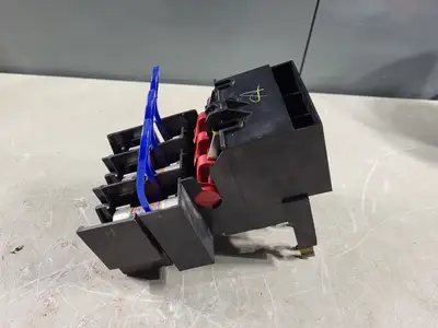 Disconnect Switch w/ 3 Times 15 Amp fuse AJT15