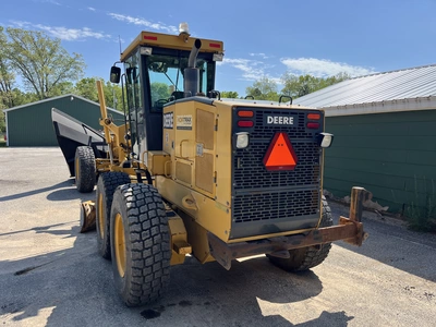USED 2004 JOHN DEERE 670C SERIES 2